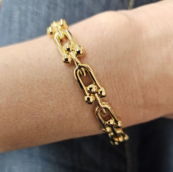 Jewelry - NEW ✨️ Gold-Tone Stainless STEEL U-Shaped Horseshoe Bangle Bracelet